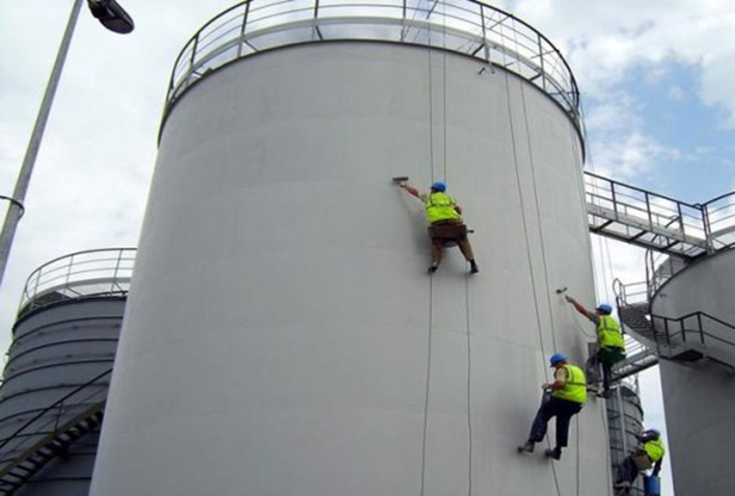 Обмазочная гидроизоляция образовывает водонепоницаемое покрытие на поверхности защищаемой конструкции по принципу «бинта»